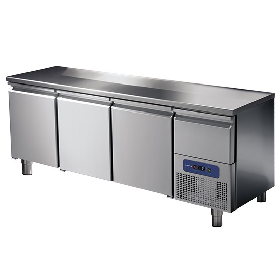 Refrigerated tables 700mm depth with refrigerated drawer on the motor